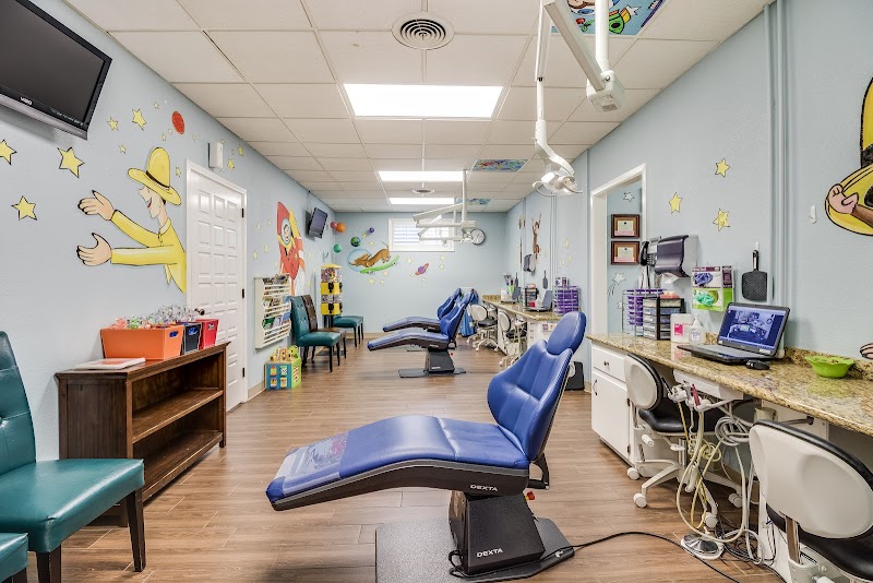 Aaron C Blackwelder, DDS — pediatric dentist in Waco