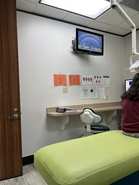 Bill Douglas Pope JR, DDS — pediatric dentist in Mcallen