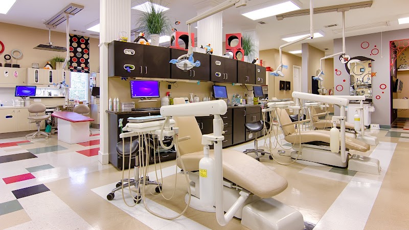 Dennis Tran, DDS — pediatric dentist in Conroe