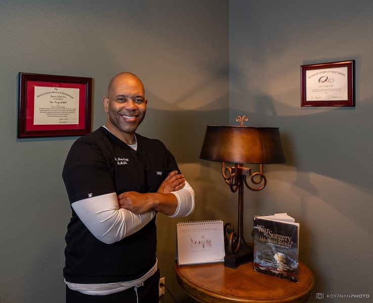 Luis T Craig, DDS — pediatric dentist in Pearland