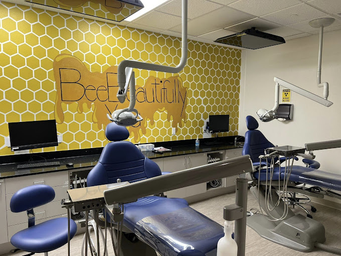 Vernesha D Lockhart, DDS — pediatric dentist in Dallas